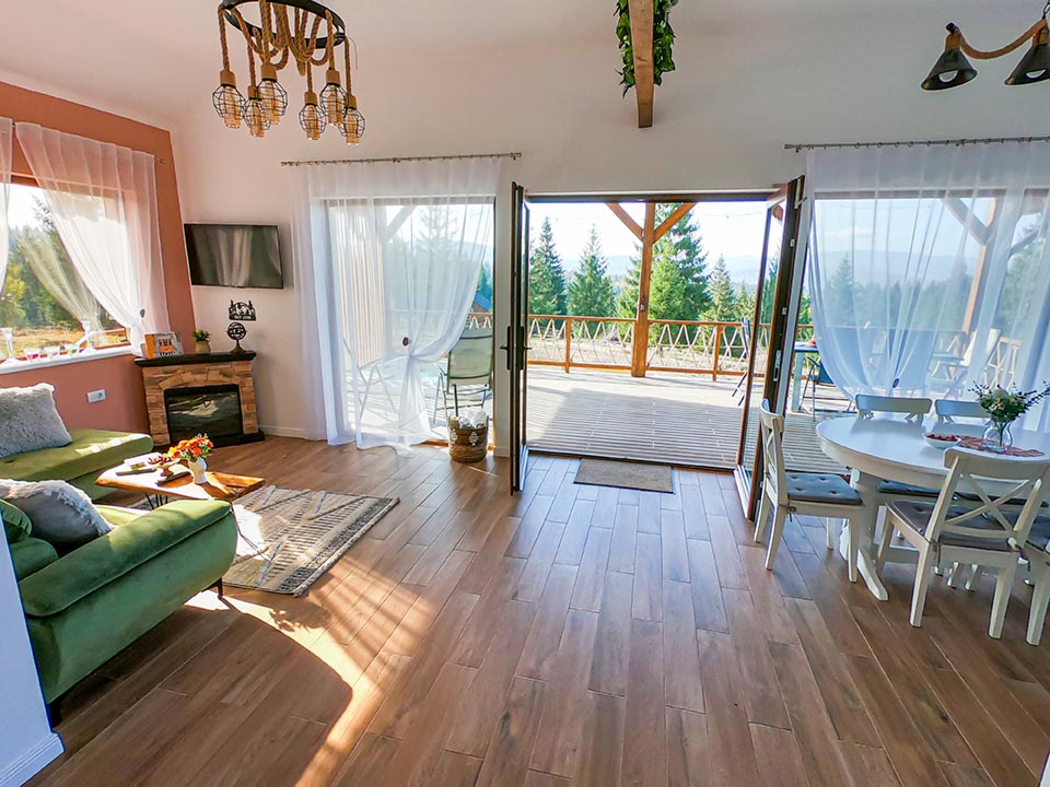 Living cabana de inchiriat Belis